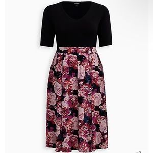 TORRID BLACK FLORAL KNIT-TO-WOVEN DRESS